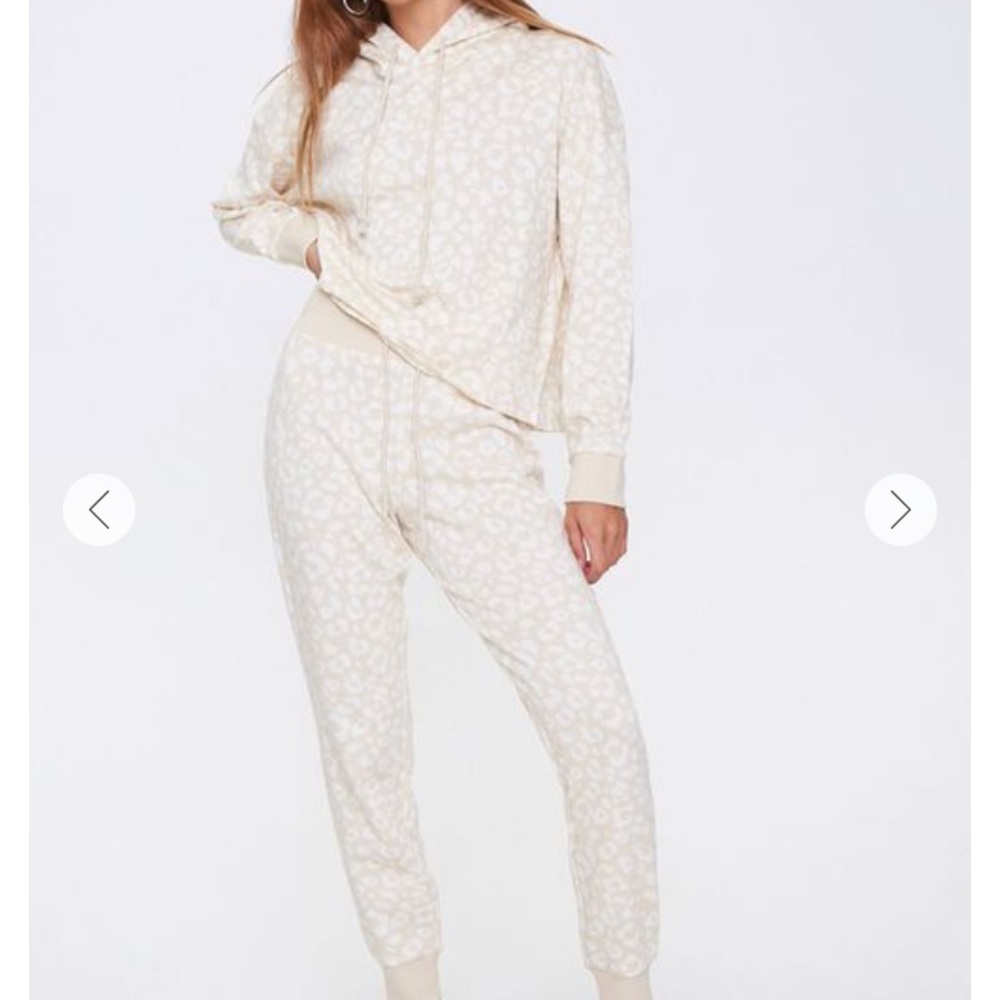 Leopard F21 lounge set